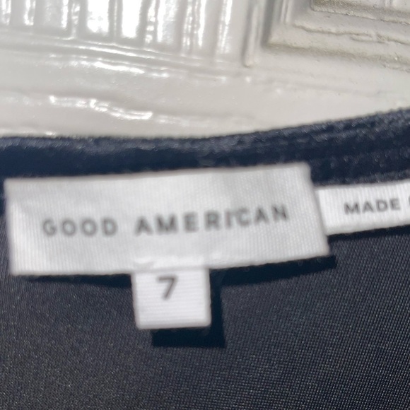 NEW GOOD AMERICAN Black Deep V Neck Velvet Bodycon Midi Dress Size 6/3XL - Picture 11 of 12